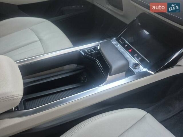 Ауди E-Tron 2020 в Хмельницком на Automoto.ua Серый Ауди E-Tron, объемом двигателя 0 л и пробегом 146 тыс. км за 22700 $, фото 85 на Automoto.ua