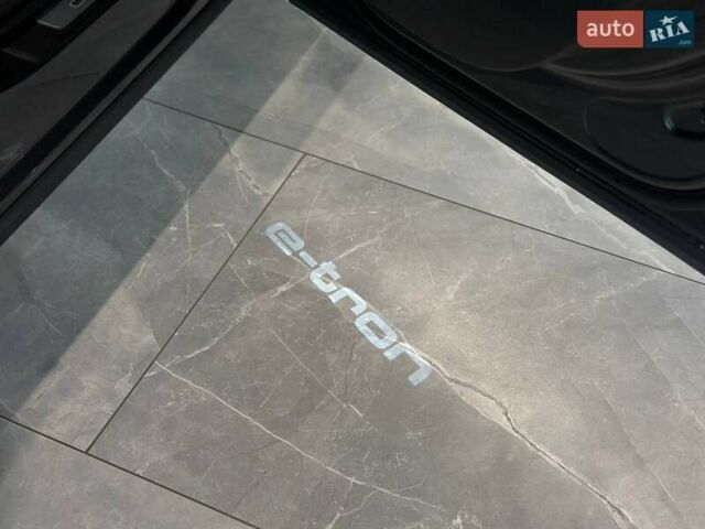 Серый Ауди E-Tron, объемом двигателя 0 л и пробегом 53 тыс. км за 37900 $, фото 30 на Automoto.ua