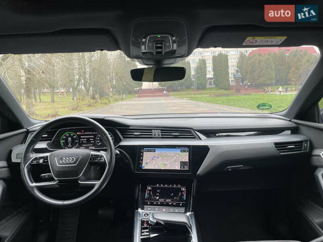 Серый Ауди E-Tron, объемом двигателя 0 л и пробегом 90 тыс. км за 34490 $, фото 23 на Automoto.ua
