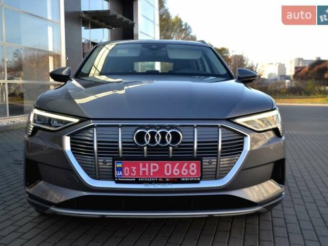 Серый Ауди E-Tron, объемом двигателя 0 л и пробегом 125 тыс. км за 23800 $, фото 96 на Automoto.ua