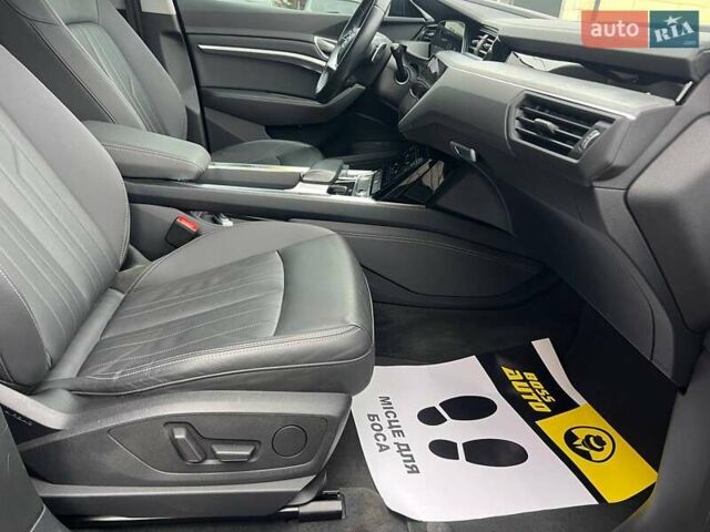 Сірий Ауді E-Tron, об'ємом двигуна 0 л та пробігом 96 тис. км за 29000 $, фото 24 на Automoto.ua