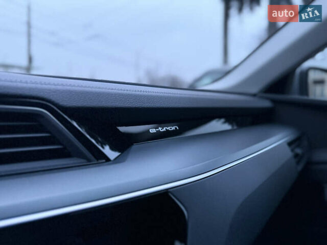 Ауди E-Tron 2020 в Житомире на Automoto.ua Серый Ауди E-Tron, объемом двигателя 0 л и пробегом 169 тыс. км за 22899 $, фото 34 на Automoto.ua