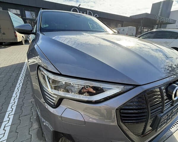 Серый Ауди E-Tron, объемом двигателя 0 л и пробегом 145 тыс. км за 37500 $, фото 27 на Automoto.ua