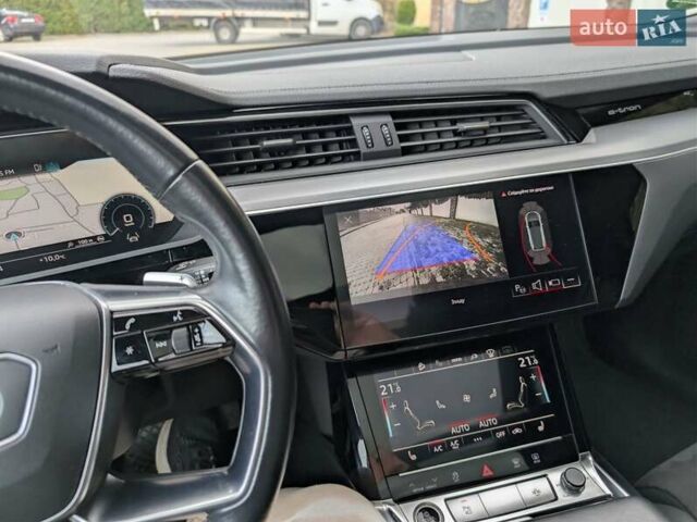 Серый Ауди E-Tron, объемом двигателя 0 л и пробегом 82 тыс. км за 32500 $, фото 25 на Automoto.ua