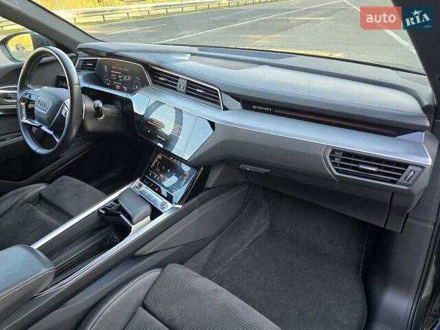 Сірий Ауді E-Tron, об'ємом двигуна 0 л та пробігом 67 тис. км за 37999 $, фото 66 на Automoto.ua
