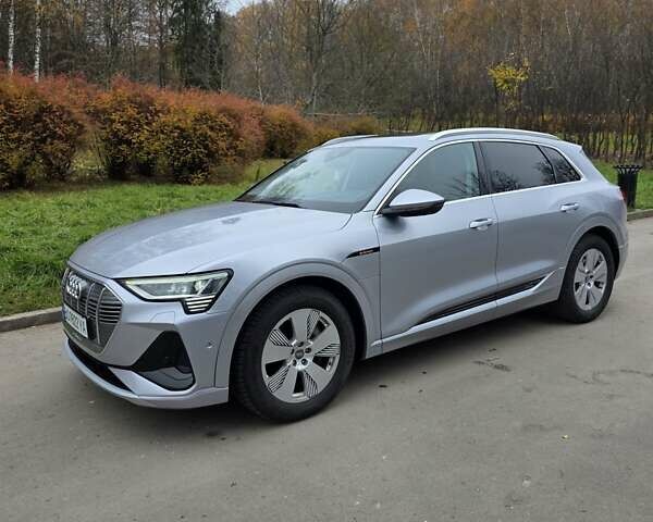 Серый Ауди E-Tron, объемом двигателя 0 л и пробегом 90 тыс. км за 36500 $, фото 5 на Automoto.ua