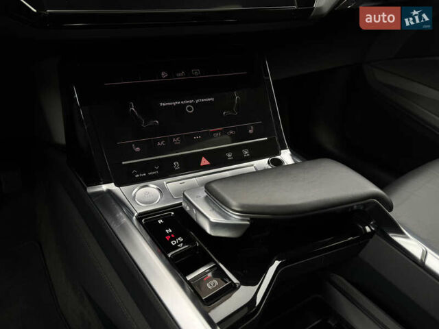 Ауди E-Tron 2020 в Тернополе на Automoto.ua Серый Ауди E-Tron, объемом двигателя 0 л и пробегом 126 тыс. км за 23900 $, фото 74 на Automoto.ua