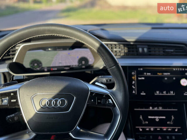 Ауді E-Tron 2020 у Києві на Automoto.ua Сірий Ауді E-Tron, об'ємом двигуна 0 л та пробігом 51 тис. км за 32000 $, фото 40 на Automoto.ua
