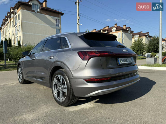 Сірий Ауді E-Tron, об'ємом двигуна 0 л та пробігом 65 тис. км за 39990 $, фото 10 на Automoto.ua