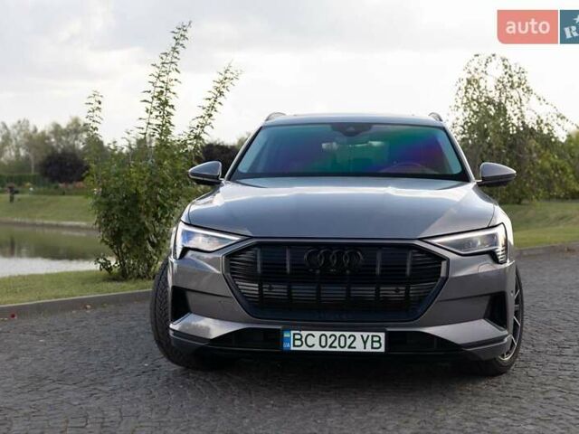 Серый Ауди E-Tron, объемом двигателя 0 л и пробегом 41 тыс. км за 37500 $, фото 4 на Automoto.ua