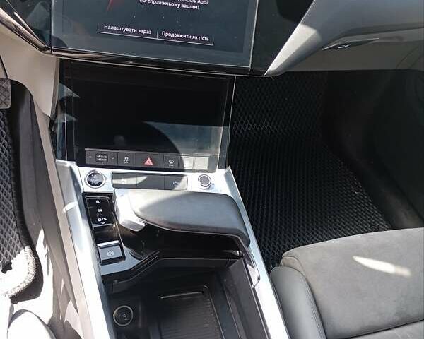 Серый Ауди E-Tron, объемом двигателя 0 л и пробегом 70 тыс. км за 38000 $, фото 10 на Automoto.ua