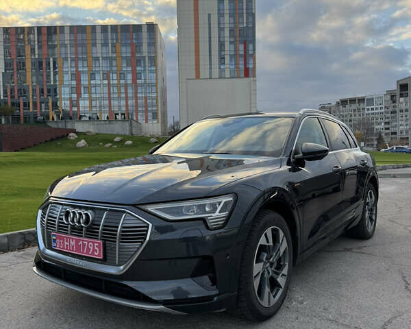 Сірий Ауді E-Tron, об'ємом двигуна 0 л та пробігом 108 тис. км за 25900 $, фото 29 на Automoto.ua