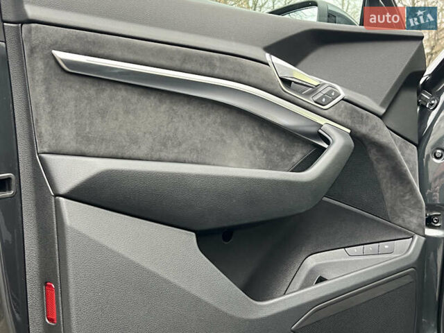 Сірий Ауді E-Tron, об'ємом двигуна 0 л та пробігом 143 тис. км за 30800 $, фото 15 на Automoto.ua