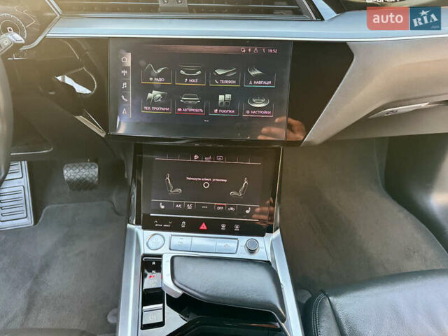 Сірий Ауді E-Tron, об'ємом двигуна 0 л та пробігом 143 тис. км за 27900 $, фото 59 на Automoto.ua