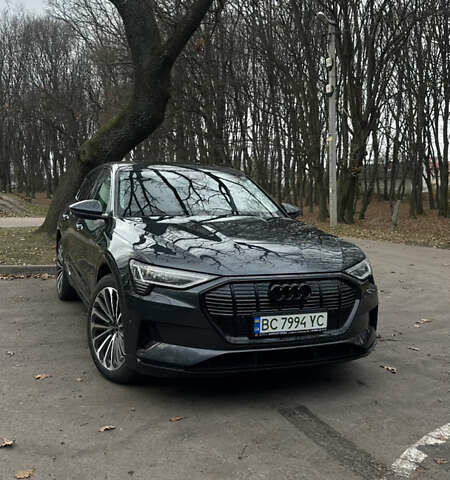 Сірий Ауді E-Tron, об'ємом двигуна 0 л та пробігом 83 тис. км за 29700 $, фото 2 на Automoto.ua
