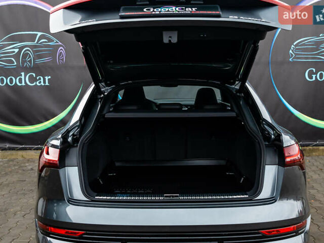 Сірий Ауді E-Tron, об'ємом двигуна 0 л та пробігом 82 тис. км за 39888 $, фото 49 на Automoto.ua