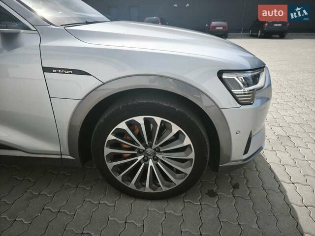 Серый Ауди E-Tron, объемом двигателя 0 л и пробегом 70 тыс. км за 34500 $, фото 61 на Automoto.ua