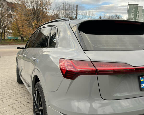 Ауди E-Tron 2020 в Луцке на Automoto.ua Серый Ауди E-Tron, объемом двигателя 0 л и пробегом 104 тыс. км за 33000 $, фото 16 на Automoto.ua