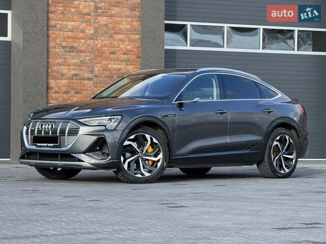 Серый Ауди E-Tron, объемом двигателя 0 л и пробегом 53 тыс. км за 40900 $, фото 1 на Automoto.ua