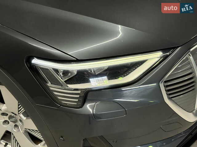 Серый Ауди E-Tron, объемом двигателя 0 л и пробегом 207 тыс. км за 20000 $, фото 3 на Automoto.ua