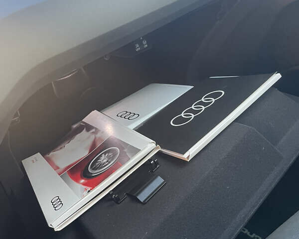 Сірий Ауді E-Tron, об'ємом двигуна 0 л та пробігом 153 тис. км за 28999 $, фото 45 на Automoto.ua