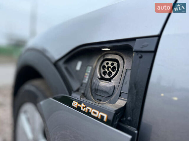 Ауди E-Tron 2020 в Житомире на Automoto.ua Серый Ауди E-Tron, объемом двигателя 0 л и пробегом 169 тыс. км за 22899 $, фото 62 на Automoto.ua
