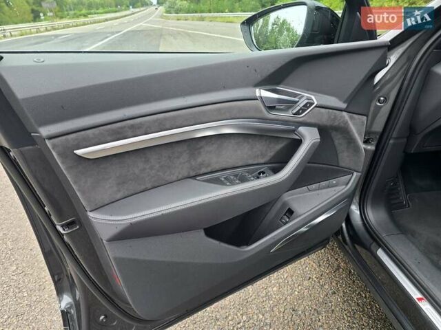 Серый Ауди E-Tron, объемом двигателя 0 л и пробегом 71 тыс. км за 33999 $, фото 39 на Automoto.ua