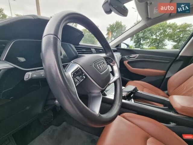 Сірий Ауді E-Tron, об'ємом двигуна 0 л та пробігом 120 тис. км за 29650 $, фото 14 на Automoto.ua