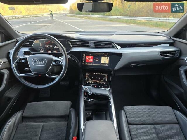 Сірий Ауді E-Tron, об'ємом двигуна 0 л та пробігом 67 тис. км за 37999 $, фото 73 на Automoto.ua