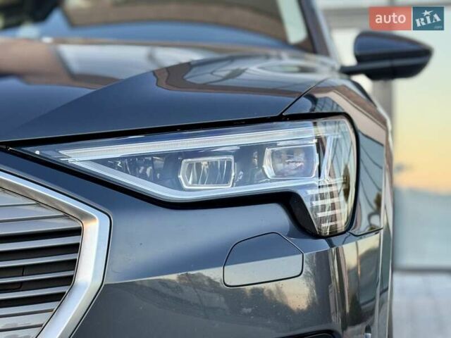 Серый Ауди E-Tron, объемом двигателя 0 л и пробегом 97 тыс. км за 21900 $, фото 27 на Automoto.ua