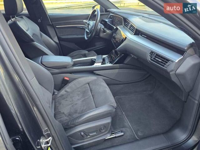 Сірий Ауді E-Tron, об'ємом двигуна 0 л та пробігом 67 тис. км за 37999 $, фото 62 на Automoto.ua