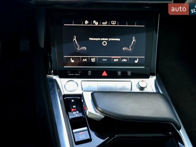 Серый Ауди E-Tron, объемом двигателя 0 л и пробегом 125 тыс. км за 23800 $, фото 154 на Automoto.ua