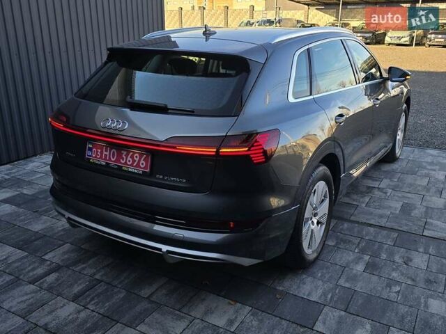 Серый Ауди E-Tron, объемом двигателя 0 л и пробегом 99 тыс. км за 31990 $, фото 17 на Automoto.ua