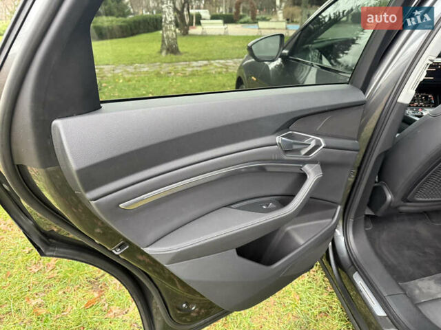Сірий Ауді E-Tron, об'ємом двигуна 0 л та пробігом 53 тис. км за 34000 $, фото 33 на Automoto.ua