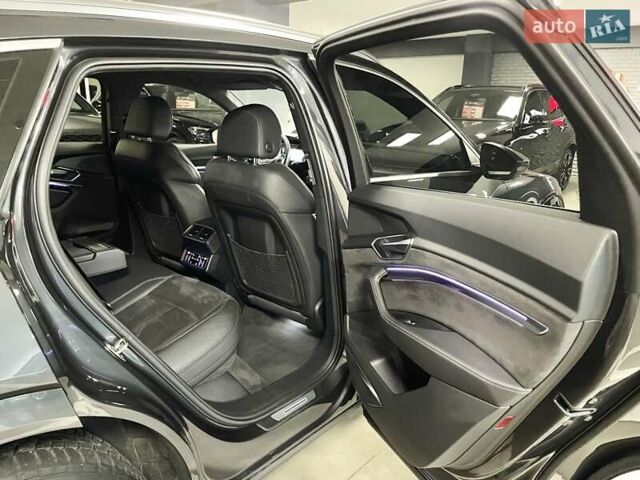 Серый Ауди E-Tron, объемом двигателя 0 л и пробегом 120 тыс. км за 28700 $, фото 41 на Automoto.ua