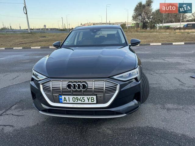 Сірий Ауді E-Tron, об'ємом двигуна 0 л та пробігом 169 тис. км за 26250 $, фото 1 на Automoto.ua