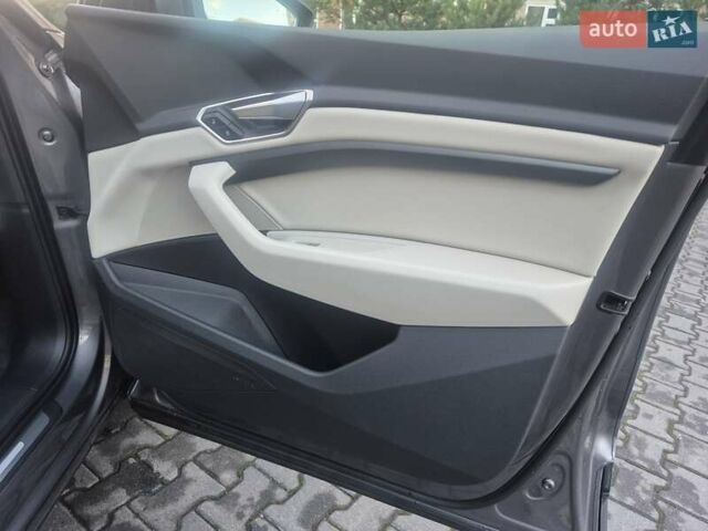 Ауди E-Tron 2020 в Хмельницком на Automoto.ua Серый Ауди E-Tron, объемом двигателя 0 л и пробегом 146 тыс. км за 22700 $, фото 86 на Automoto.ua