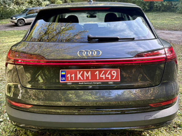 Серый Ауди E-Tron, объемом двигателя 0 л и пробегом 175 тыс. км за 22700 $, фото 36 на Automoto.ua