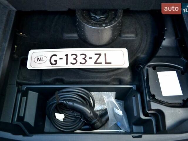 Серый Ауди E-Tron, объемом двигателя 0 л и пробегом 125 тыс. км за 23800 $, фото 64 на Automoto.ua