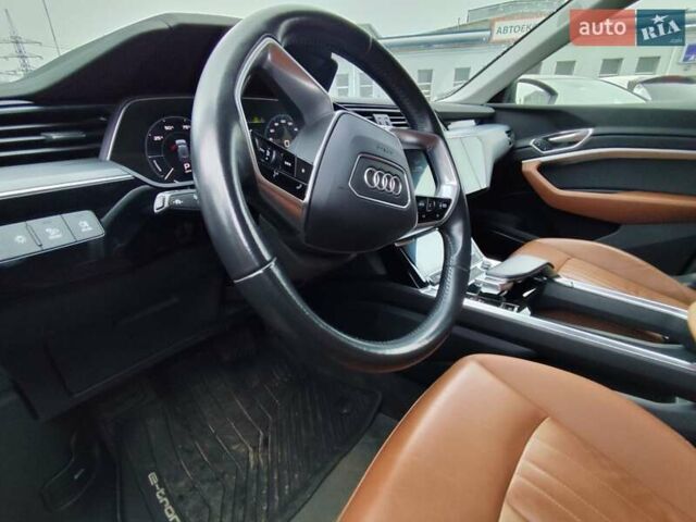 Серый Ауди E-Tron, объемом двигателя 0 л и пробегом 169 тыс. км за 33999 $, фото 41 на Automoto.ua
