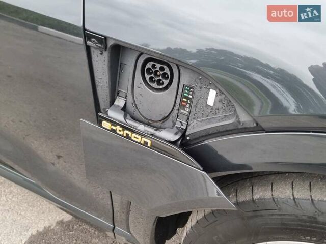 Серый Ауди E-Tron, объемом двигателя 0 л и пробегом 120 тыс. км за 29900 $, фото 10 на Automoto.ua