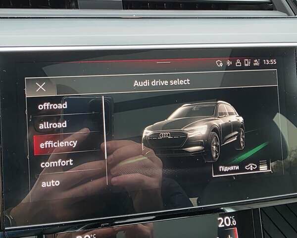 Серый Ауди E-Tron, объемом двигателя 0 л и пробегом 90 тыс. км за 36500 $, фото 29 на Automoto.ua