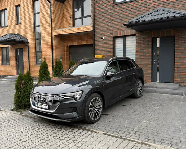 Серый Ауди E-Tron, объемом двигателя 0 л и пробегом 177 тыс. км за 27000 $, фото 6 на Automoto.ua