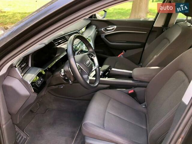 Серый Ауди E-Tron, объемом двигателя 0 л и пробегом 148 тыс. км за 25750 $, фото 11 на Automoto.ua