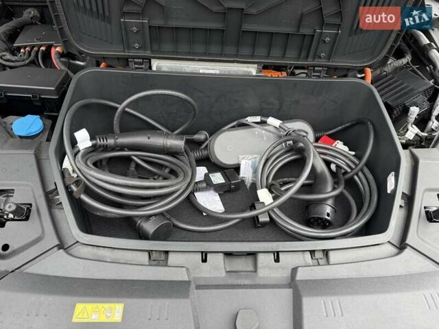 Сірий Ауді E-Tron, об'ємом двигуна 0 л та пробігом 77 тис. км за 37000 $, фото 6 на Automoto.ua