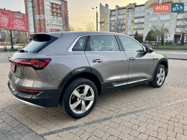 Сірий Ауді E-Tron, об'ємом двигуна 0 л та пробігом 143 тис. км за 27900 $, фото 11 на Automoto.ua