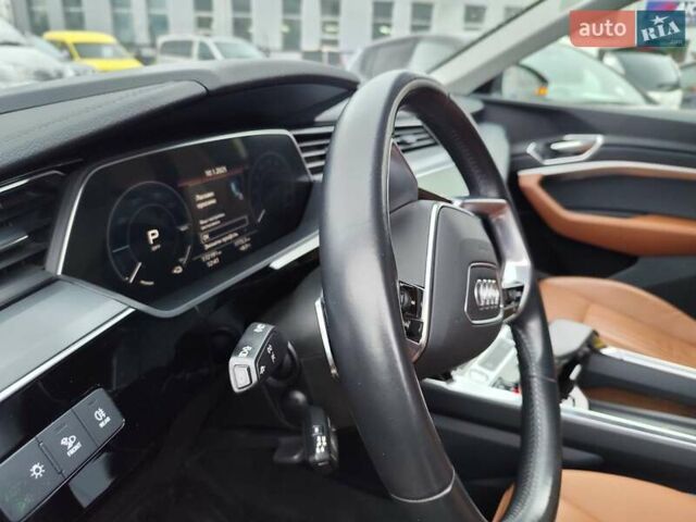 Серый Ауди E-Tron, объемом двигателя 0 л и пробегом 169 тыс. км за 33999 $, фото 47 на Automoto.ua