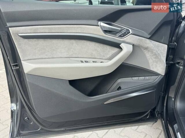 Серый Ауди E-Tron, объемом двигателя 0 л и пробегом 74 тыс. км за 30500 $, фото 13 на Automoto.ua