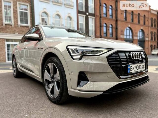 Сірий Ауді E-Tron, об'ємом двигуна 0 л та пробігом 37 тис. км за 56999 $, фото 7 на Automoto.ua