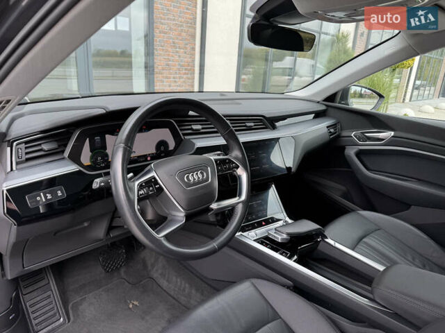 Ауди E-Tron 2020 в Тернополе на Automoto.ua Серый Ауди E-Tron, объемом двигателя 0 л и пробегом 126 тыс. км за 23900 $, фото 63 на Automoto.ua